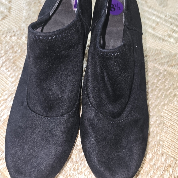 AEROSOLES Black Heeled Boots for Women - Picture 4 of 10